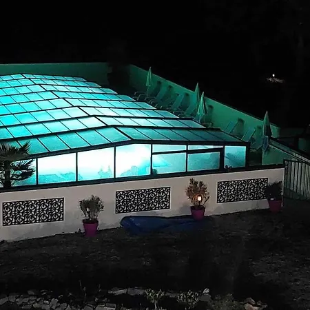 Cornouaille Piscine Ou Jacuzzi * Saint-Évarzec